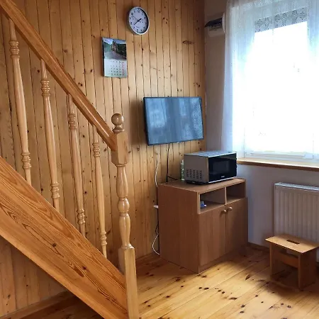 شقة Pod Debem Łukęcin